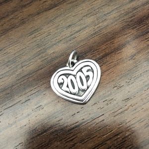 Retired James Avery 2005 heart charm